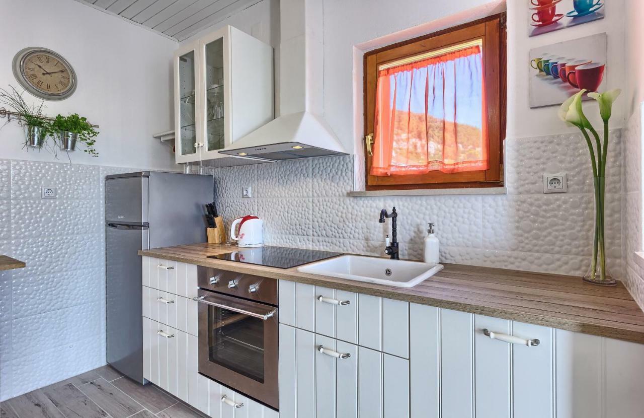 Lantana Apartment Бол Екстериор снимка