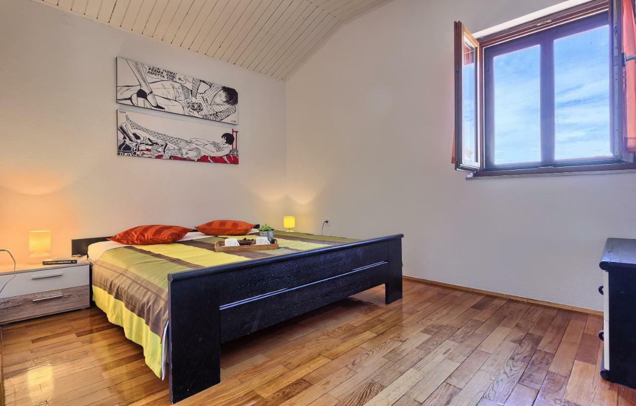 Lantana Apartment Бол Екстериор снимка
