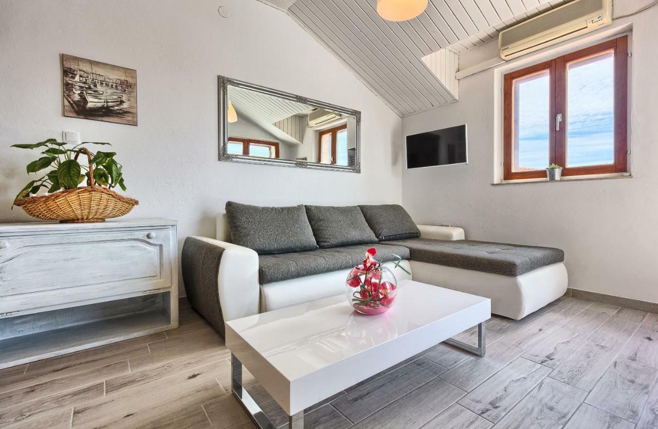 Lantana Apartment Бол Екстериор снимка